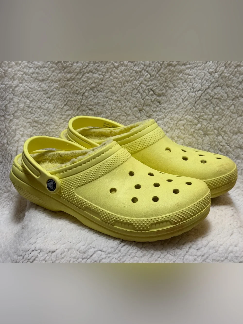 Mens Crocs Comfort Bright Yellow Faux Fur Lined Clogs Size 10 Women’s 12